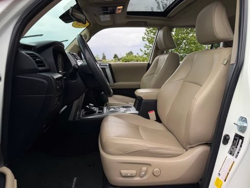 Used 2020 Toyota 4Runner Limited AWD/4WD image 11
