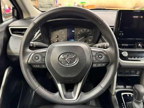 Used 2024 Toyota Corolla Cross LE AWD/4WD image 19