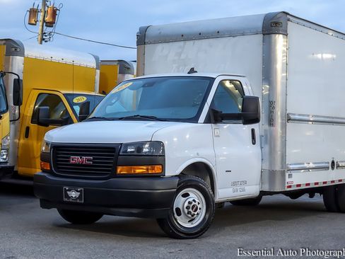 Used 2021 GMC Savana 3500 Extended w/ Power Convenience Package image 2