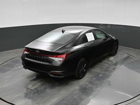 Used 2023 Hyundai Elantra SEL image 18