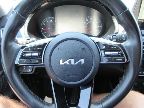 Used 2023 Kia Seltos S w/ Navigation Package AWD/4WD image 23