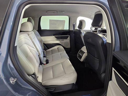 New 2026 Lincoln Nautilus Premier image 14