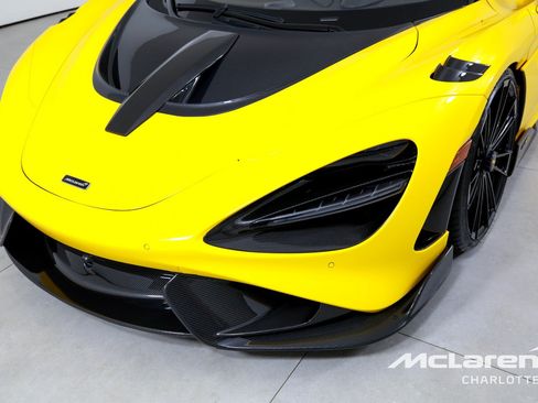 Used 2022 McLaren 765LT RWD image 30