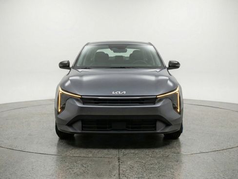 Used 2025 Kia K4 LXS image 2