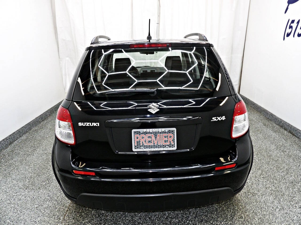 Used 2010 Suzuki SX4 Hatchback FWD image 5