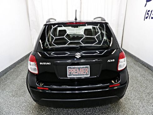 Used 2010 Suzuki SX4 Hatchback FWD image 5