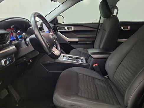 Used 2021 Ford Explorer XLT AWD/4WD image 17