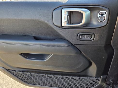 Used 2021 Jeep Wrangler Unlimited Sahara image 16