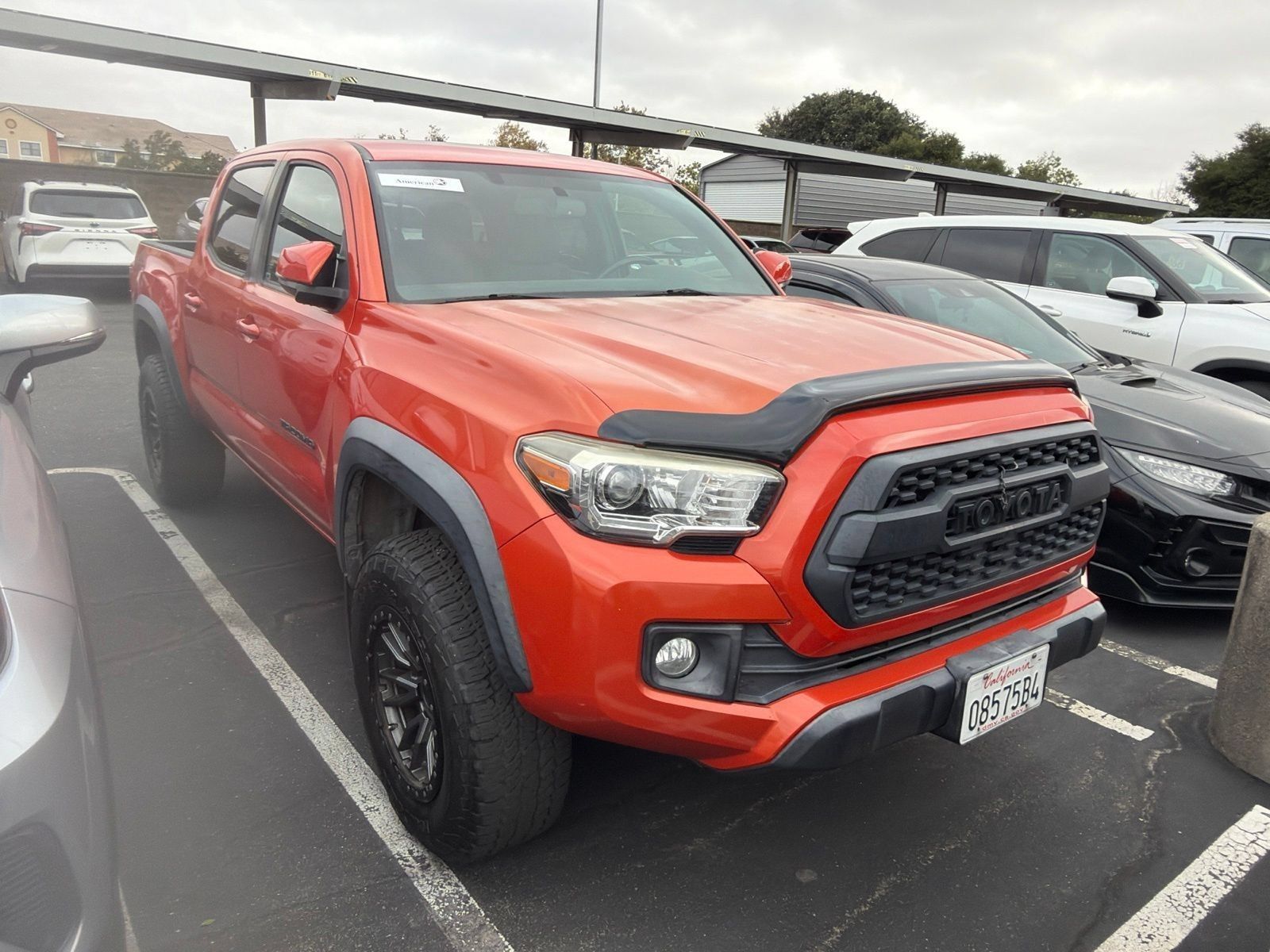 Certified 2017 Toyota Tacoma TRD Off-Road AWD/4WD image 2
