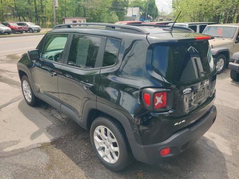 Used 2015 Jeep Renegade Latitude w/ Popular Equipment Group AWD/4WD image 4