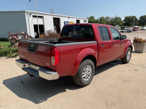 Used 2016 Nissan Frontier SV RWD image 9