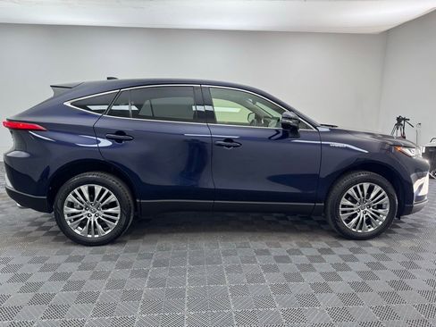 Used 2021 Toyota Venza Limited w/ Advanced Technology Package AWD/4WD image 9