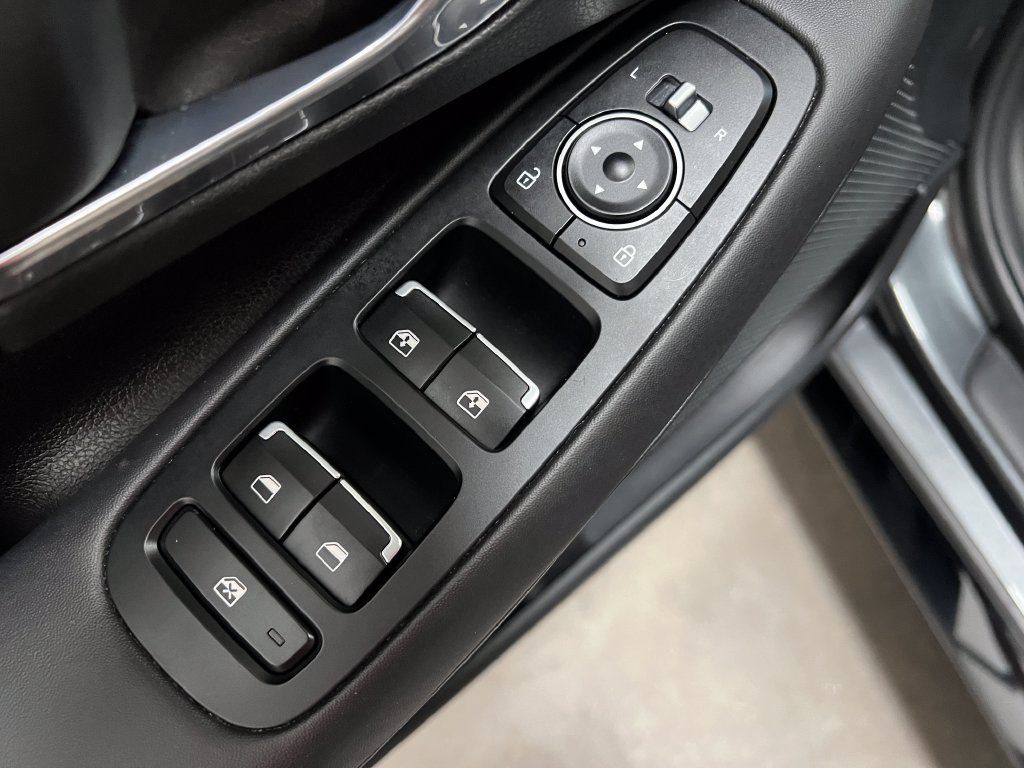 Used 2023 Hyundai Sonata SEL FWD image 13