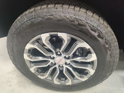 Used 2026 GMC Canyon Denali AWD/4WD image 16