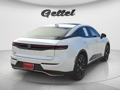 Certified 2023 Toyota Crown XLE image 3