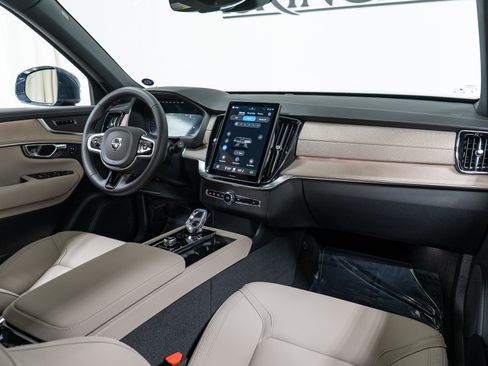 New 2026 Volvo XC90 B6 Core AWD/4WD image 14