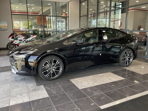 New 2026 Toyota Prius XLE image 3