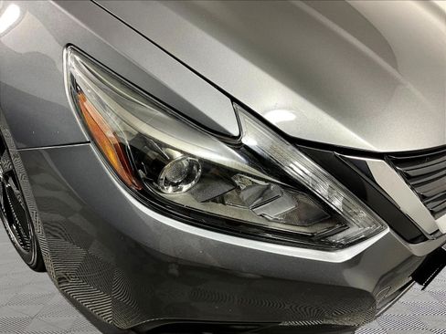 Used 2017 Nissan Altima 2.5 SR w/ Midnight Edition Package FWD image 31