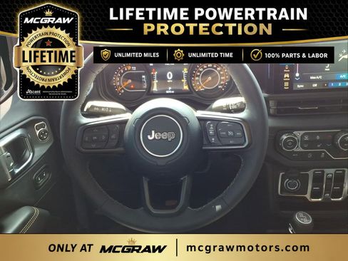 Used 2025 Jeep Gladiator Sport AWD/4WD image 17