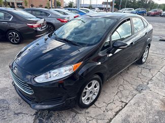 Used 2015 Ford Fiesta SE image 1