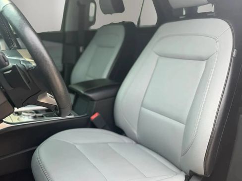 Used 2021 Ford Explorer XLT w/ Equipment Group 202A AWD/4WD image 11