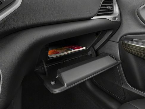 Used 2018 Jeep Cherokee Trailhawk w/ Comfort/Convenience Group image 20