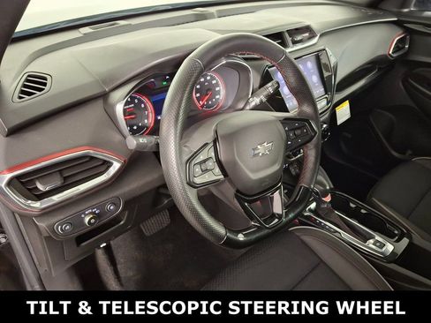 Used 2022 Chevrolet TrailBlazer RS w/ Sun and Liftgate Package image 11