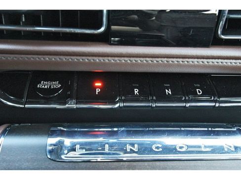 Used 2025 Lincoln Aviator Reserve w/ Equipment Group 201A AWD/4WD image 33