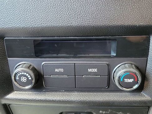 Used 2023 Chevrolet Traverse LT w/ LPO, Floor Liner Package AWD/4WD image 16