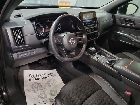 Used 2024 Nissan Pathfinder Rock Creek image 13
