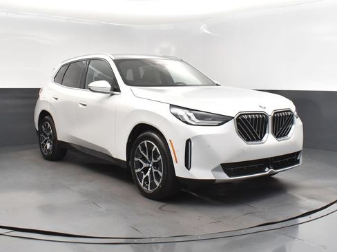 Certified 2025 BMW X3 xDrive30 w/ Premium Package AWD/4WD image 9