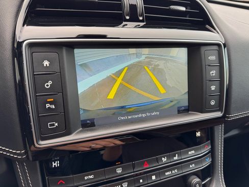 Used 2018 Jaguar F-PACE S image 20