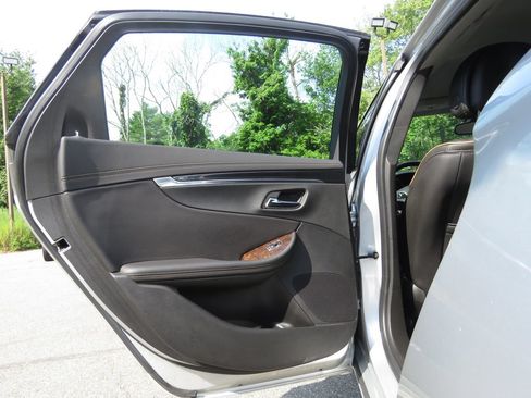 Used 2014 Chevrolet Impala LT w/ Premium Seating Package FWD image 18