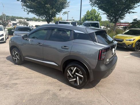 Used 2026 Nissan Kicks SV w/ SV Premium Package FWD image 5