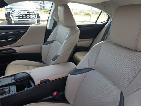 Used 2019 Lexus ES 350 w/ Premium Package image 10