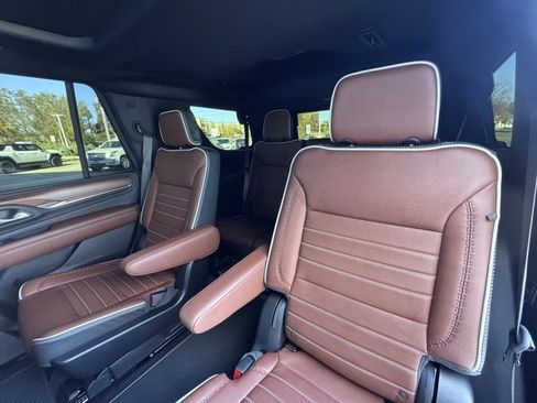 Used 2024 GMC Yukon Denali Ultimate image 16