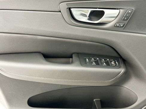 Used 2025 Volvo XC60 T8 Plus w/ Protection Package Premier image 16
