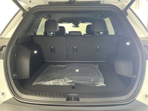 New 2026 Chevrolet Equinox LT w/ Convenience Package II image 15