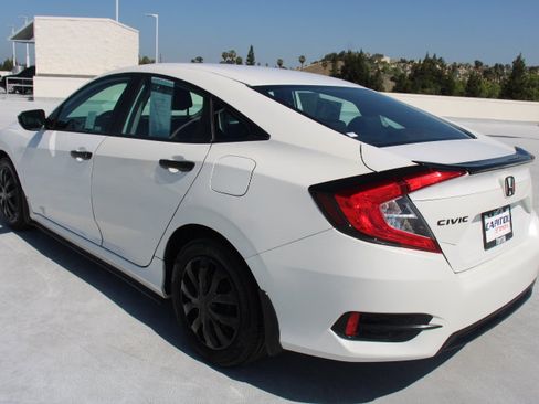 Used 2020 Honda Civic LX image 5