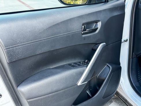 Certified 2023 Toyota Corolla Cross SE image 9