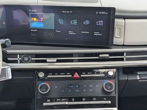 Used 2025 Hyundai Santa Fe SEL FWD image 18