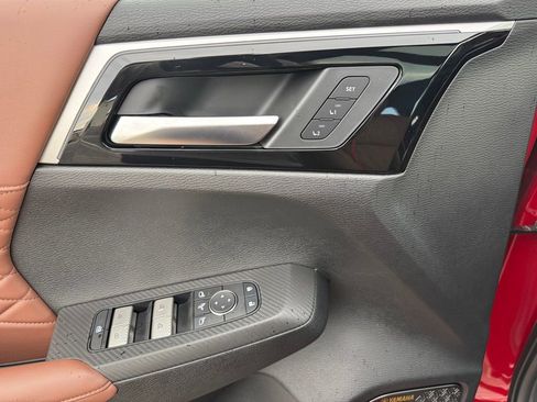 New 2025 Mitsubishi Outlander SEL image 35