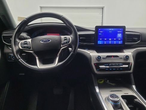 Used 2022 Ford Explorer XLT w/ Equipment Group 202A image 22