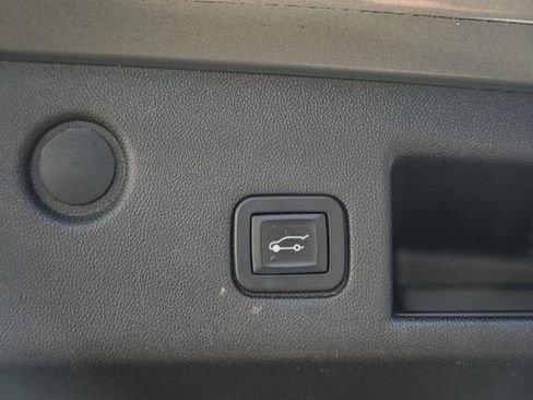 Used 2018 Chevrolet Equinox LT w/ Sun & Infotainment Package image 12