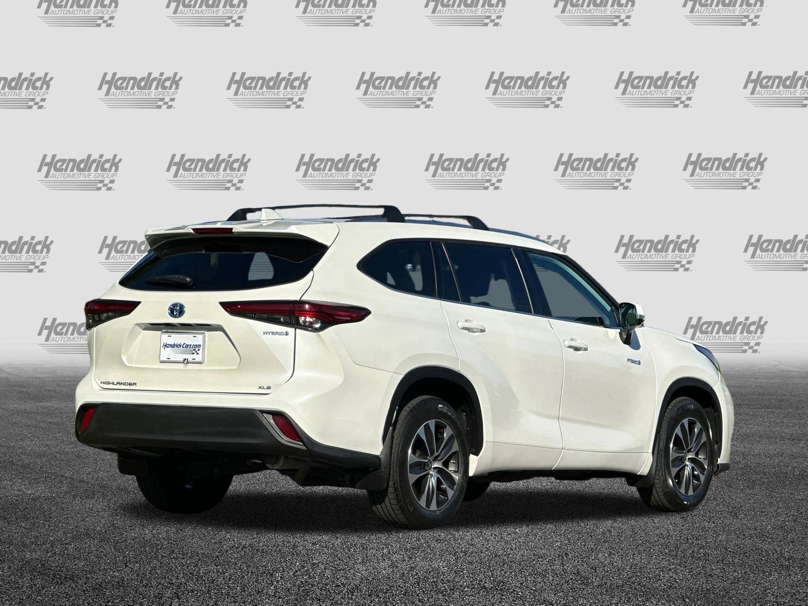 Used 2020 Toyota Highlander XLE AWD/4WD image 5