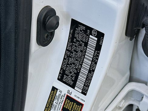 Used 2016 Toyota Camry XSE image 12