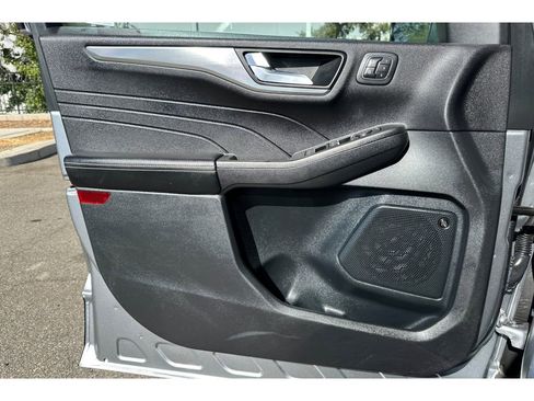 Used 2021 Ford Escape Titanium image 11