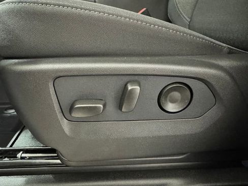 New 2026 Chevrolet Suburban LS image 25