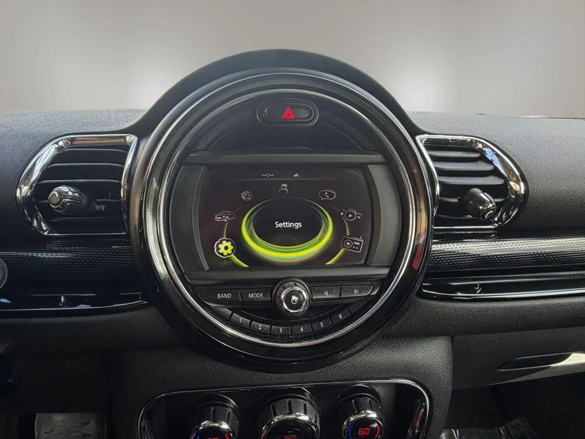 Used 2016 MINI Cooper Clubman FWD image 20