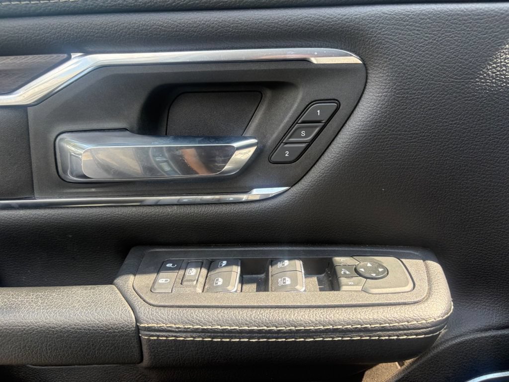 Used 2026 RAM 1500 Laramie AWD/4WD image 19